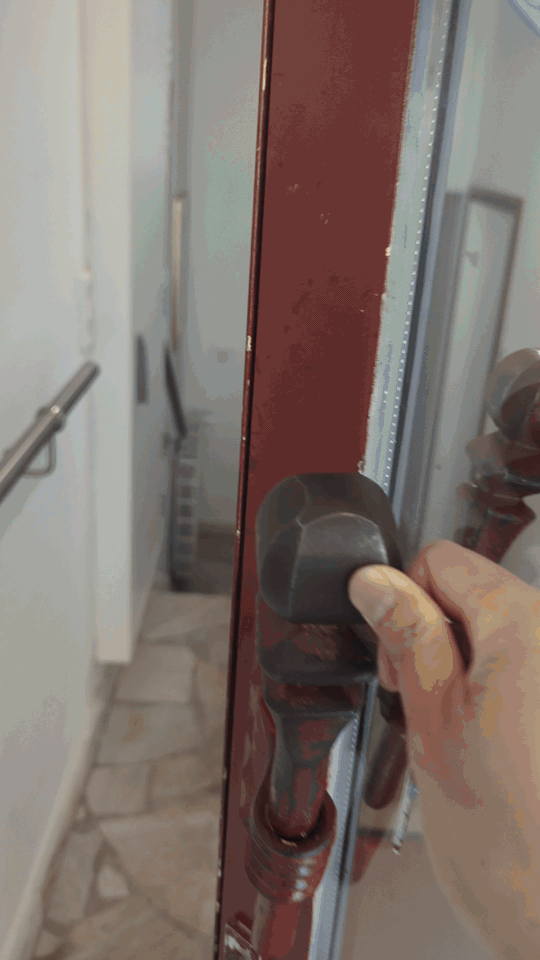 Access via the front door - animation